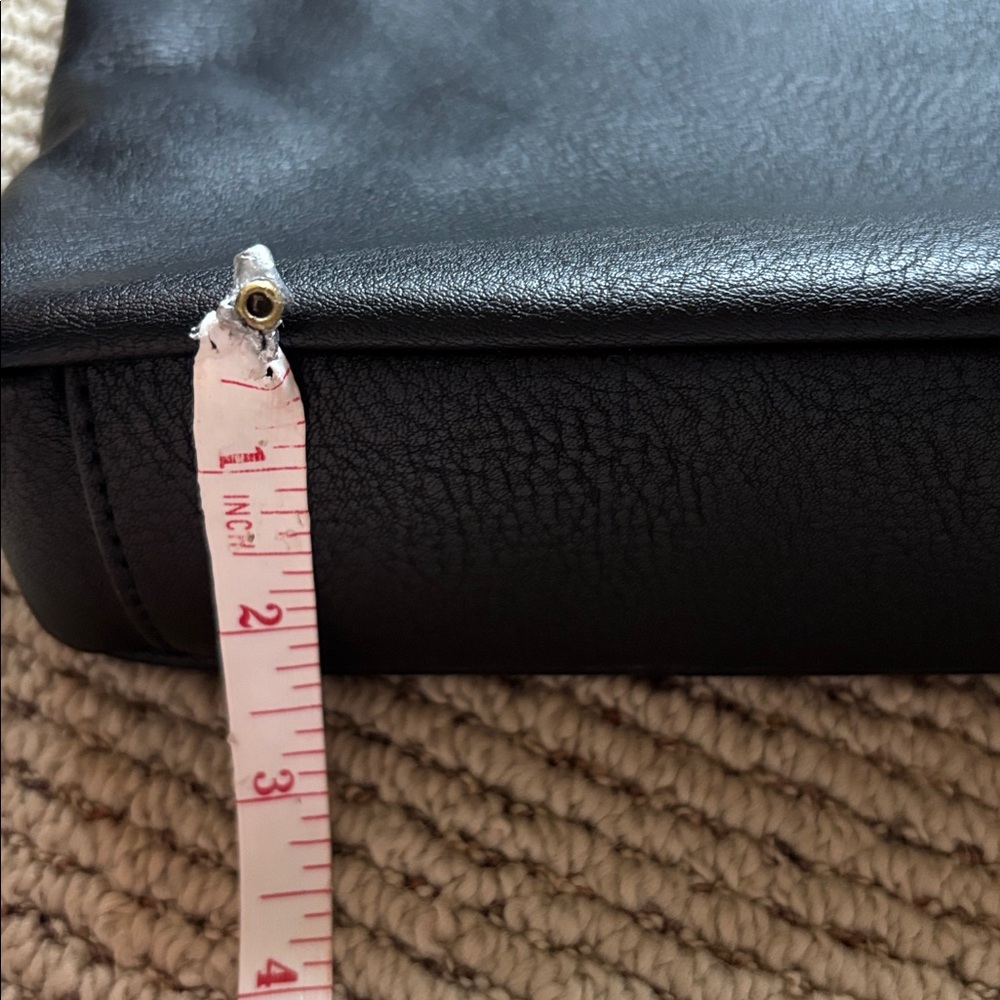 LC LAUREN CONRAD faux leather. Black hand bag. Gold handles. Zipper closure. - Picture 7 of 9
